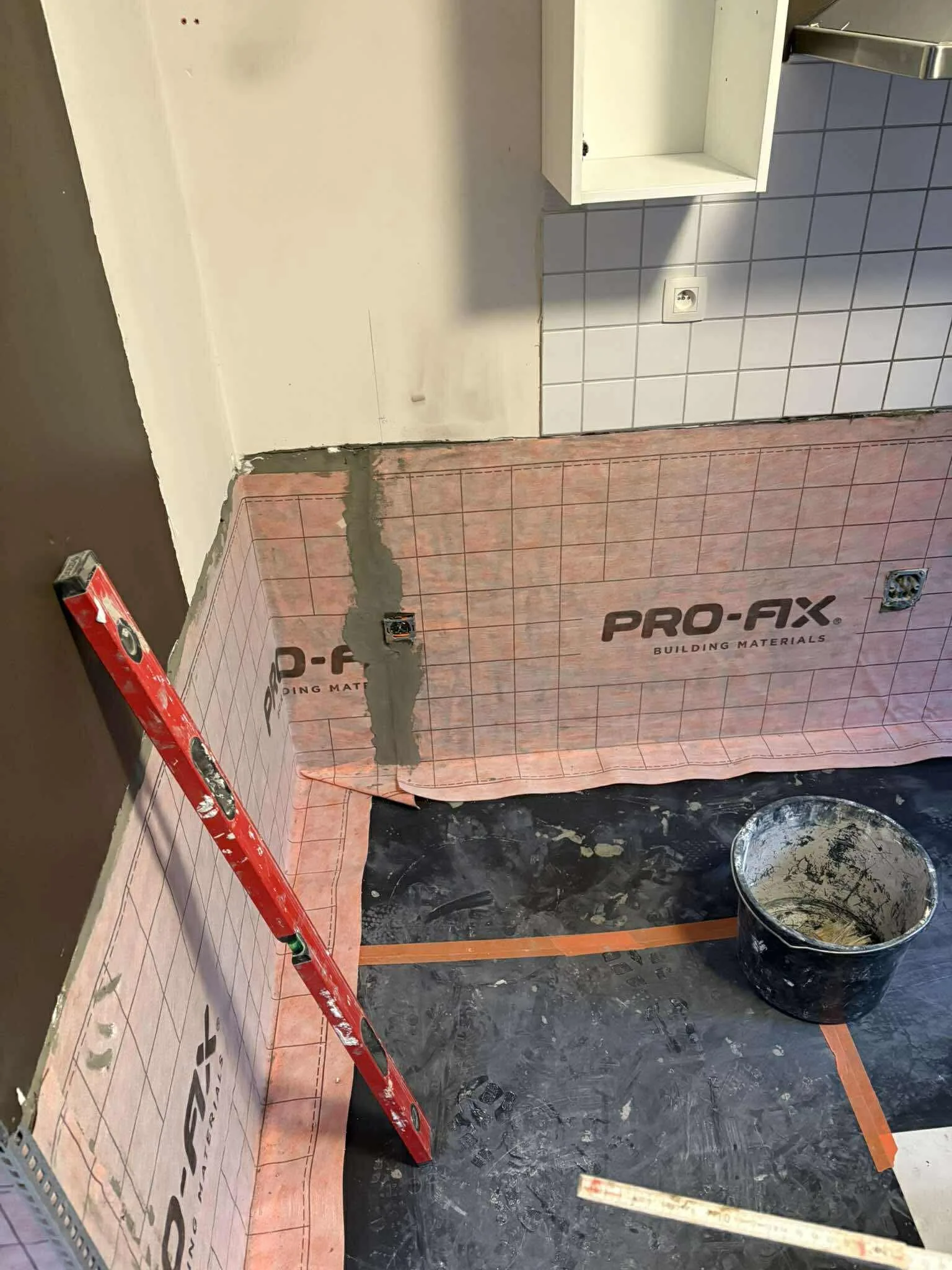 Traitement de l'humidité dans une maison - avant